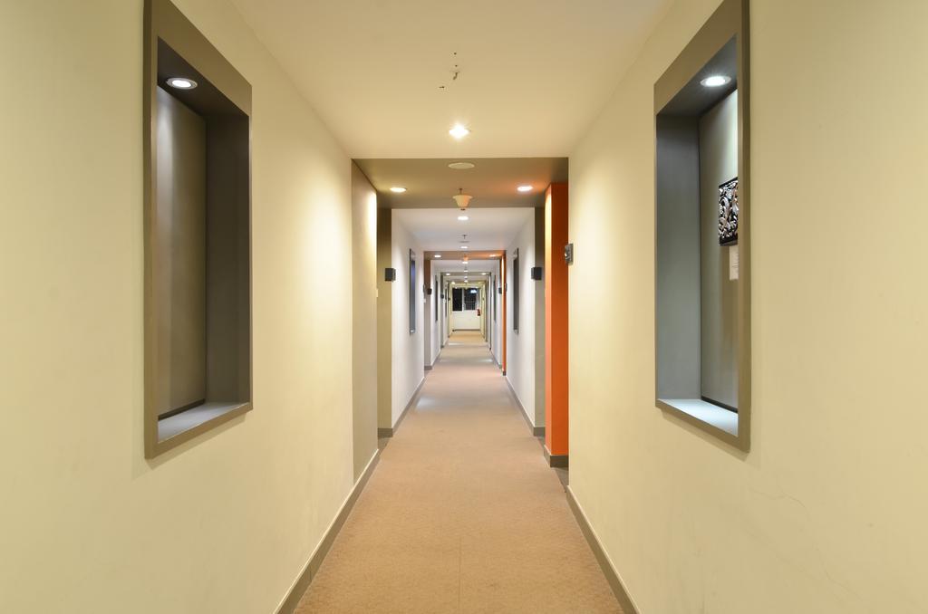 Howard Johnson By Wyndham Pekalongan Exterior photo